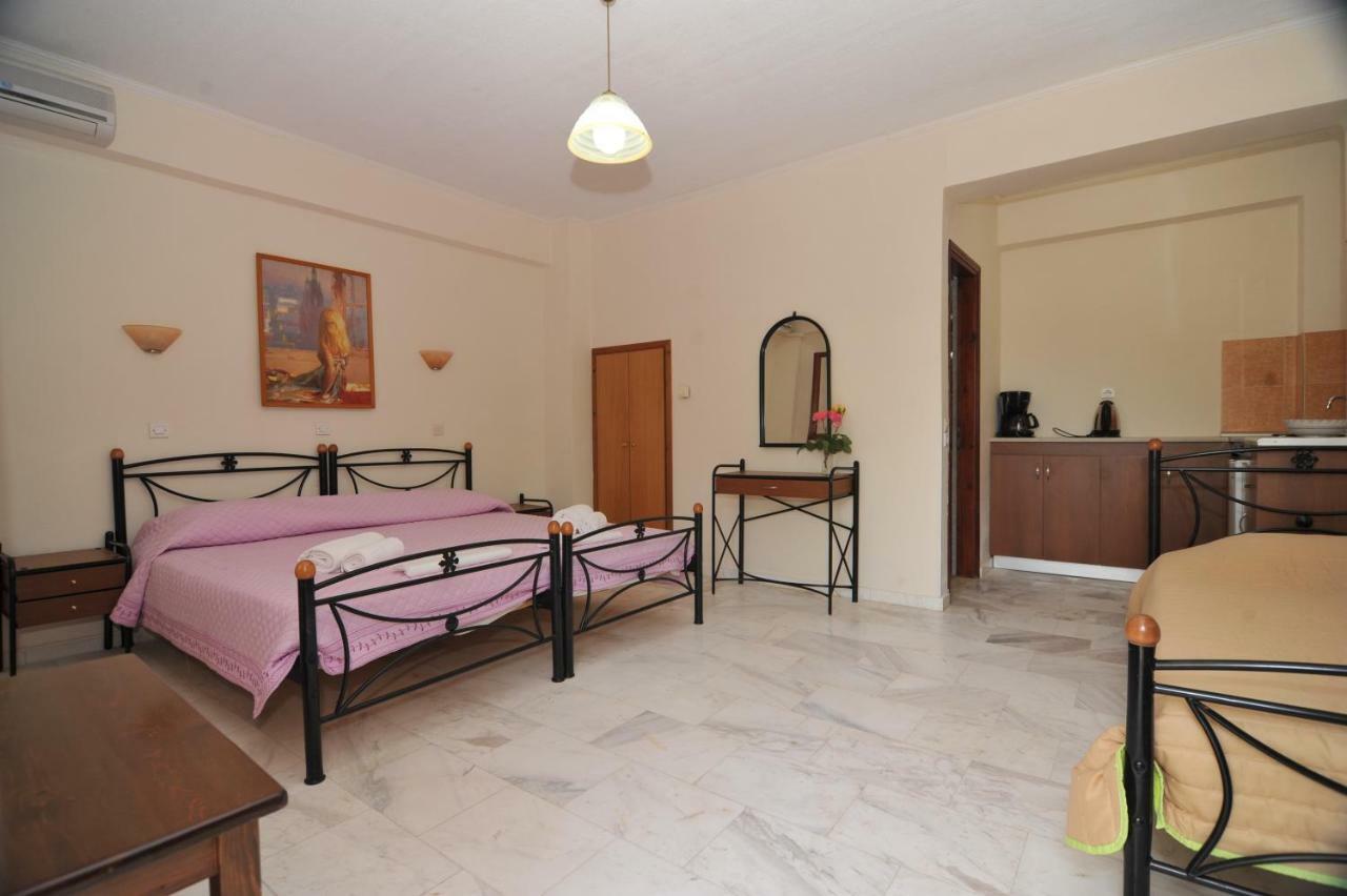 Hotel Miramare à Pétra Extérieur photo