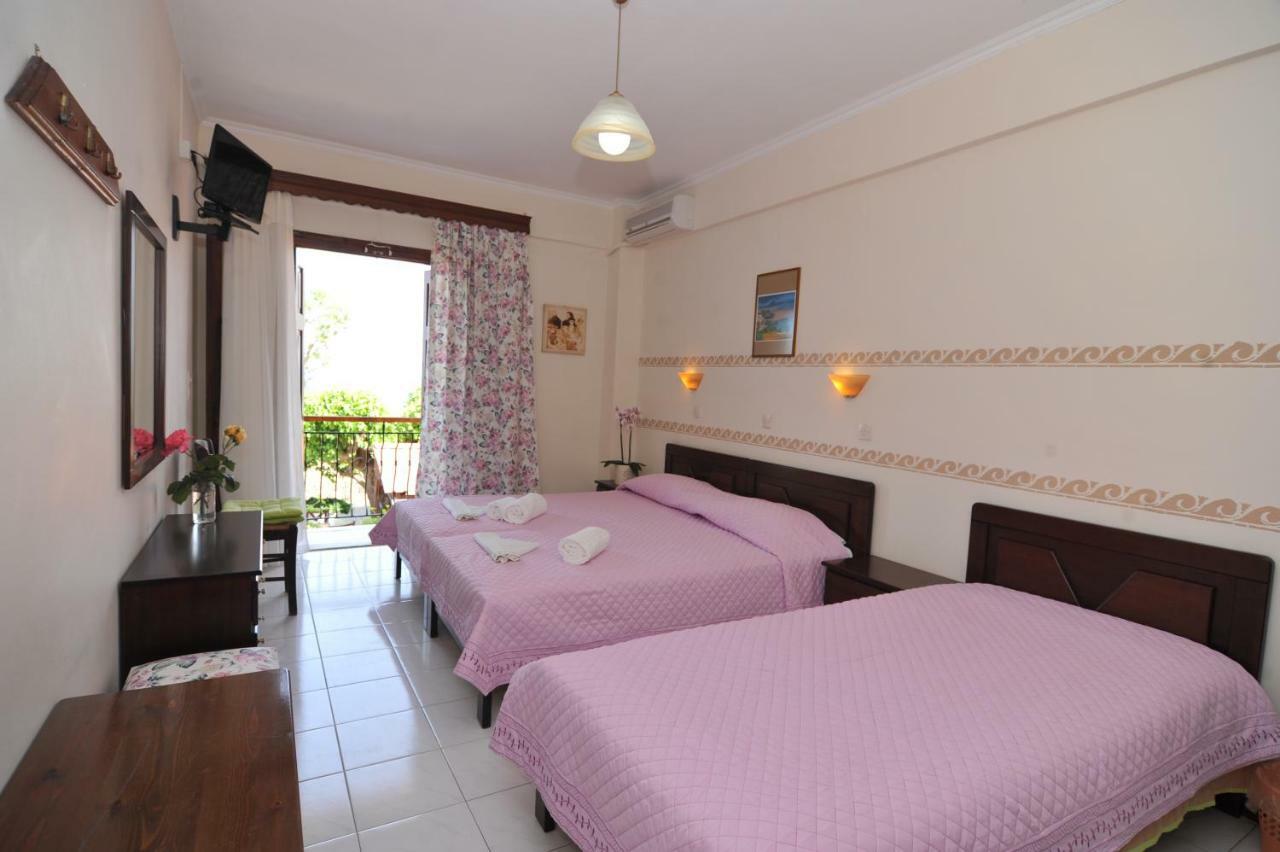 Hotel Miramare à Pétra Extérieur photo