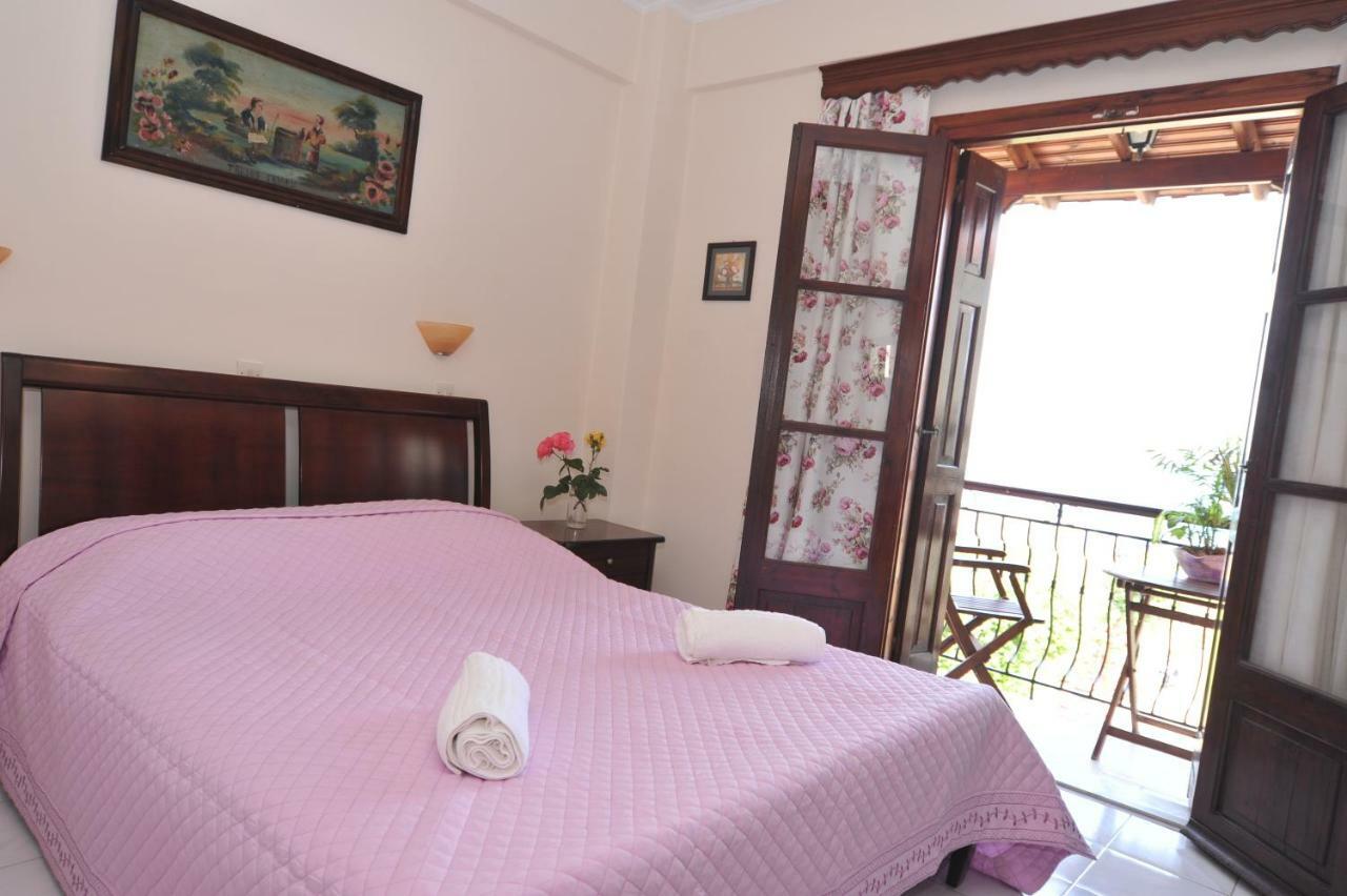 Hotel Miramare à Pétra Extérieur photo